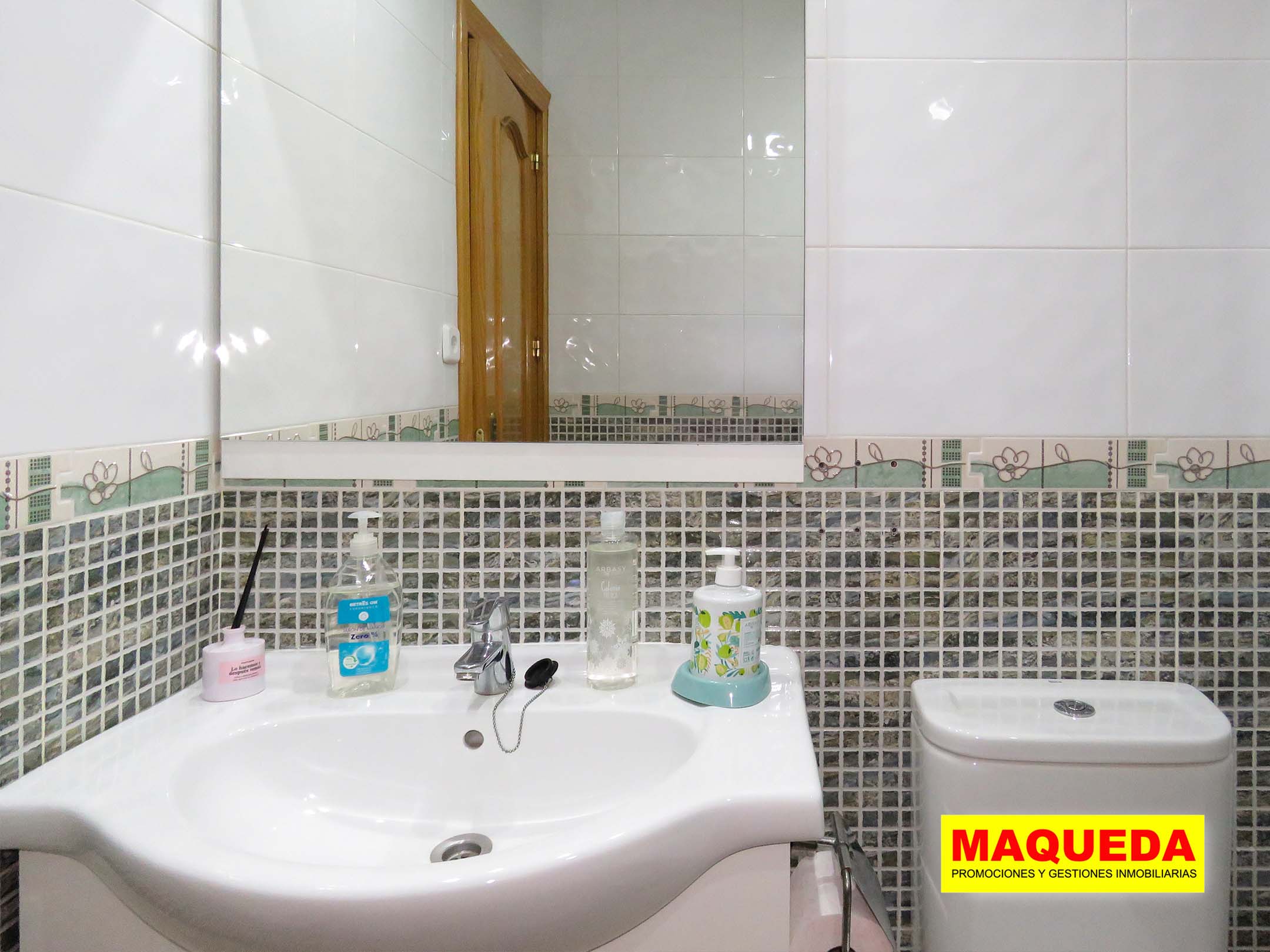 Baño reformado del piso en venta en calle Mayor Alcorcón