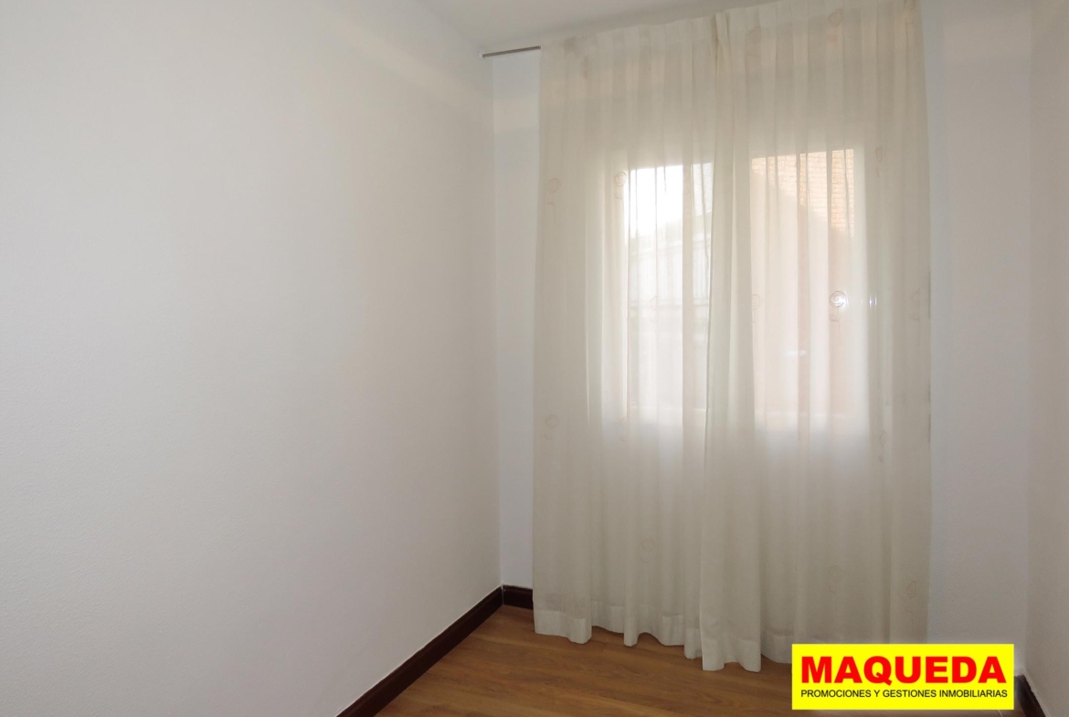 Dormitorio 3 del piso en venta en el centro de Alcorcón junto a calle Mayor