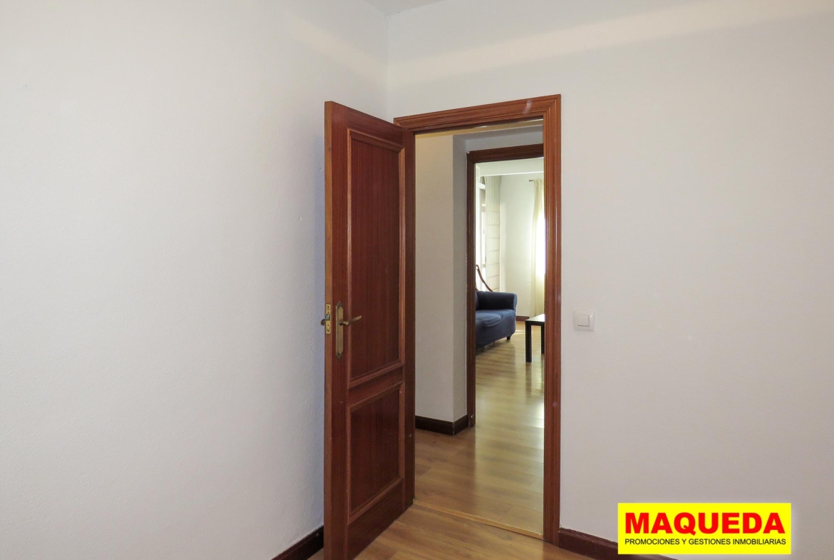 Dormitorio 3 del piso en venta en el centro de Alcorcón junto a calle Mayor