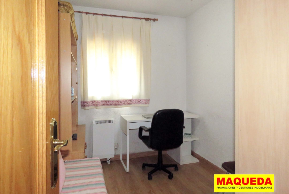 Dormitorio individual del piso en venta en calle Mayor Alcorcón