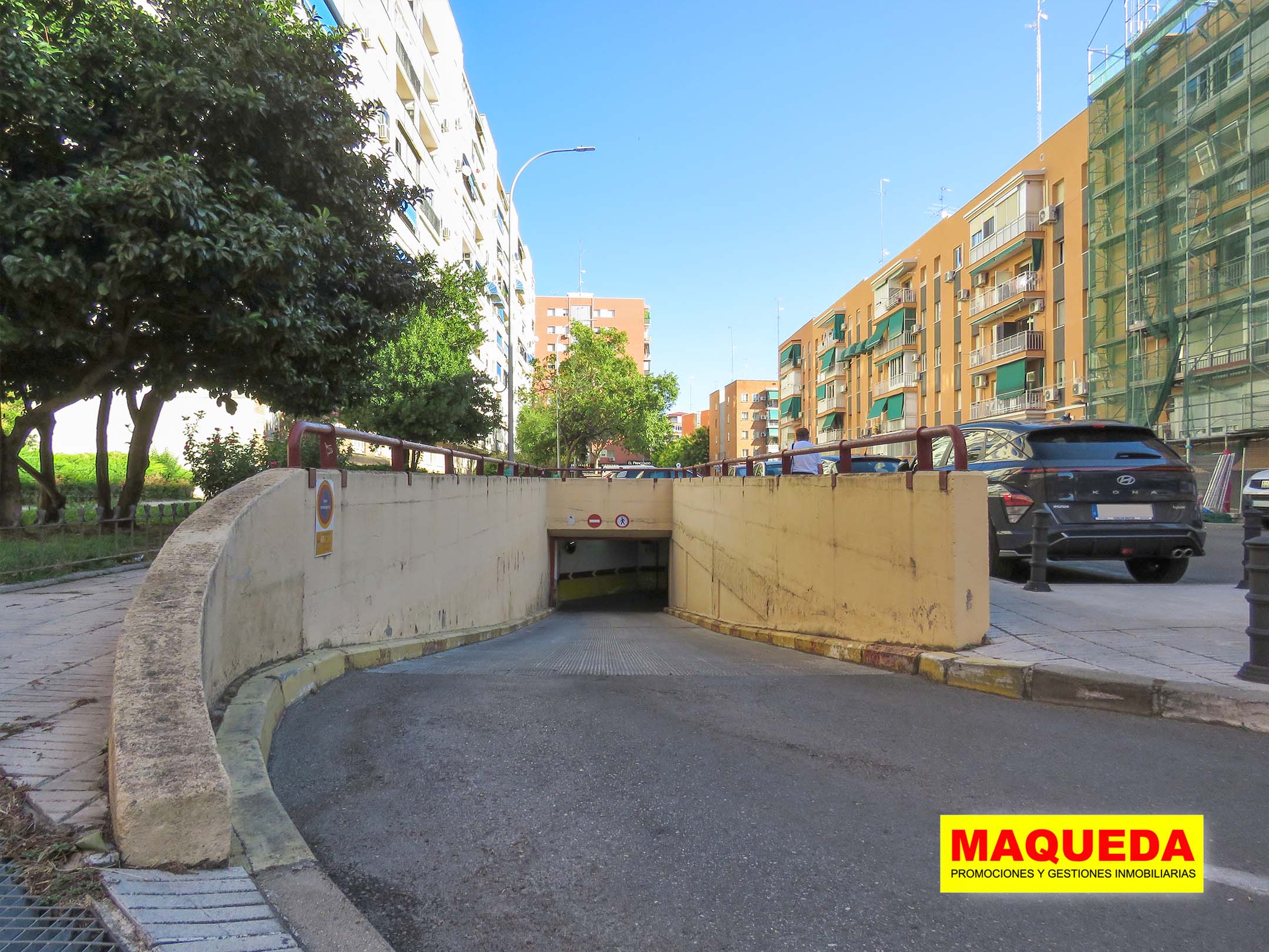 Acceso de la plaza de garaje en venta en calle Cerrajón, Alcorcón Centro