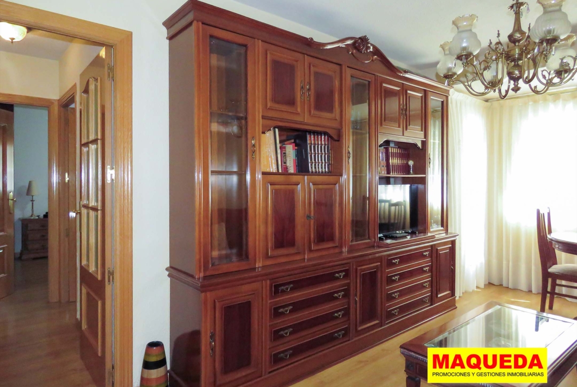 Mueble del salón del piso en venta en calle Mayor Alcorcón
