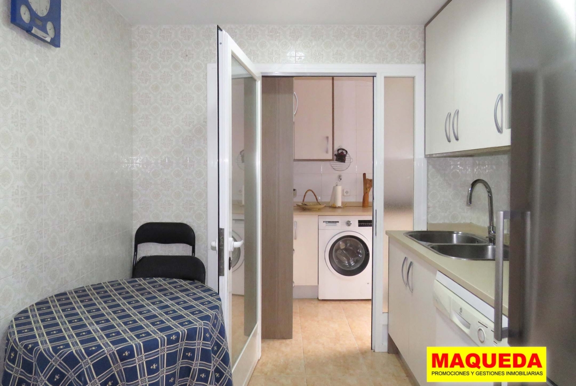 Cocina con office del piso en venta en calle Mayor Alcorcón