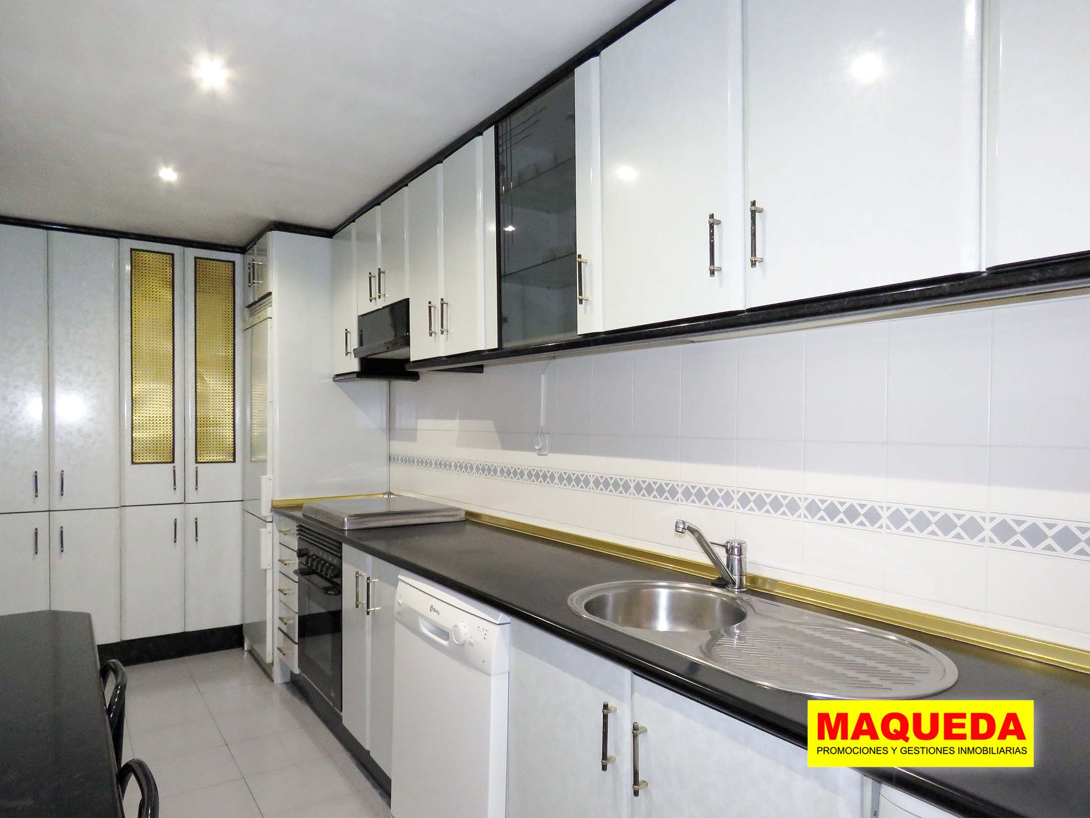 Cocina del piso en venta en Los Rosales - El Espinillo, Villaverde
