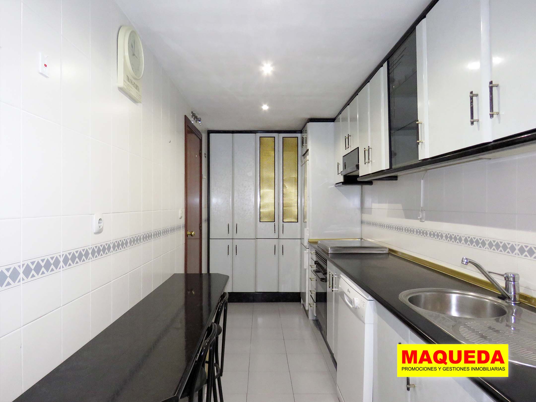 Cocina del piso en venta en Los Rosales - El Espinillo, Villaverde