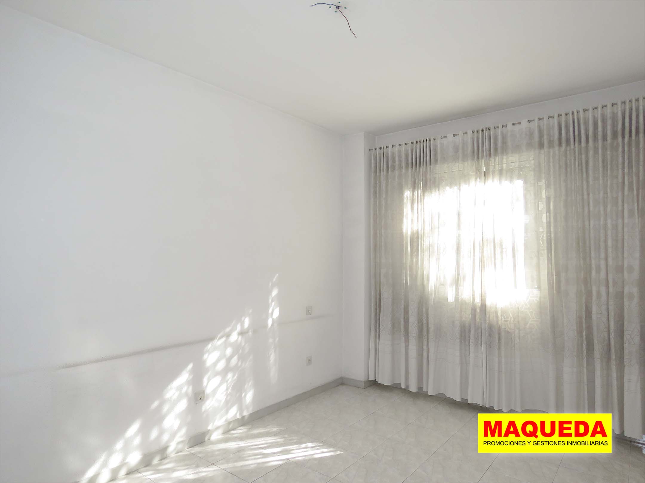 Dormitorio principal del piso en venta en Los Rosales - El Espinillo, Villaverde