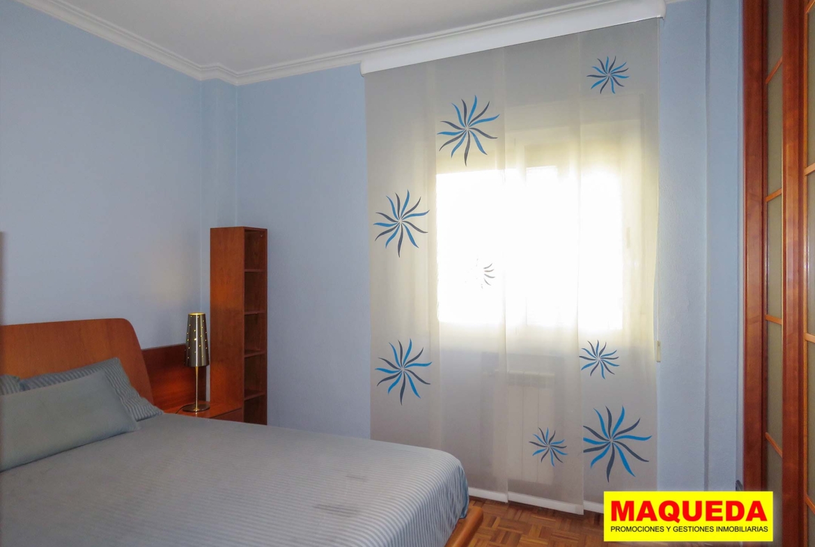 Dormitorio principal del piso amueblado en alquiler en Parque Mayor, Alcorcón