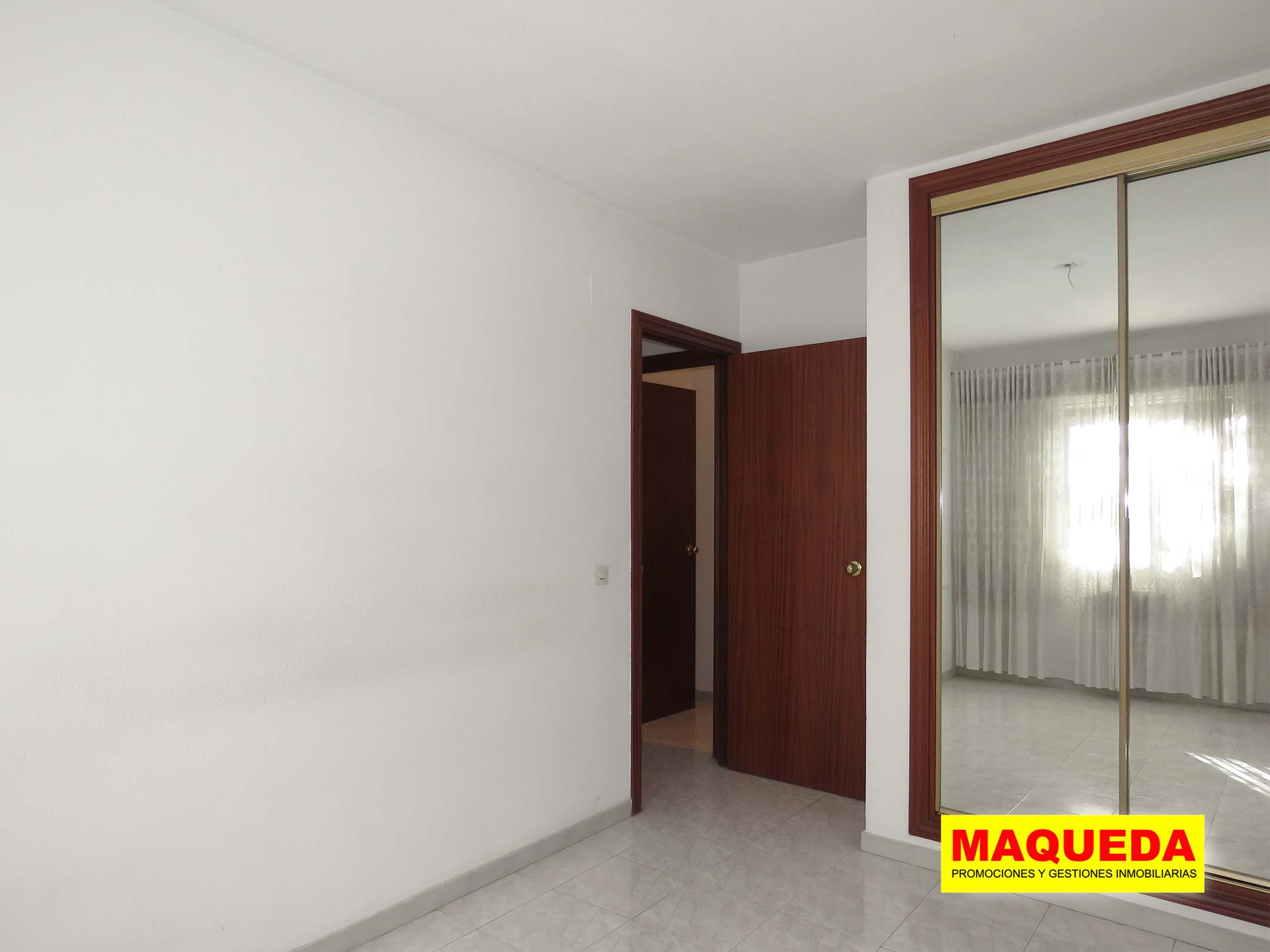 Dormitorio principal del piso en venta en Los Rosales - El Espinillo, Villaverde
