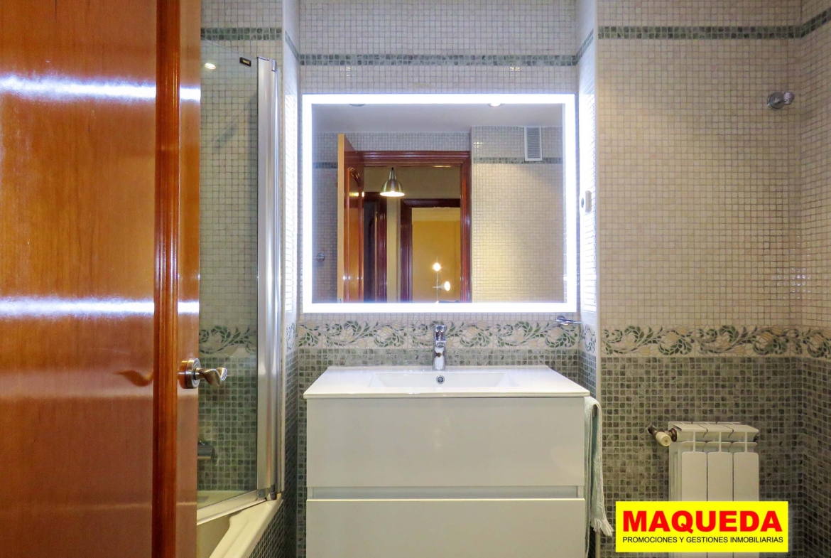 Baño del piso amueblado en alquiler en Parque Mayor, Alcorcón