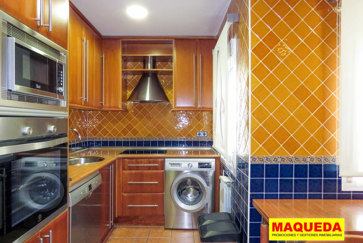 Cocina equipada del piso en alquiler en Parque Mayor, Alcorcón