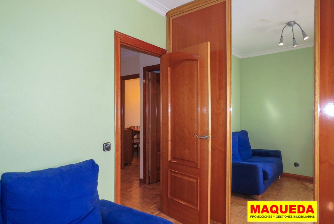 Habitación con armario del piso amueblado en alquiler en Parque Mayor, Alcorcón
