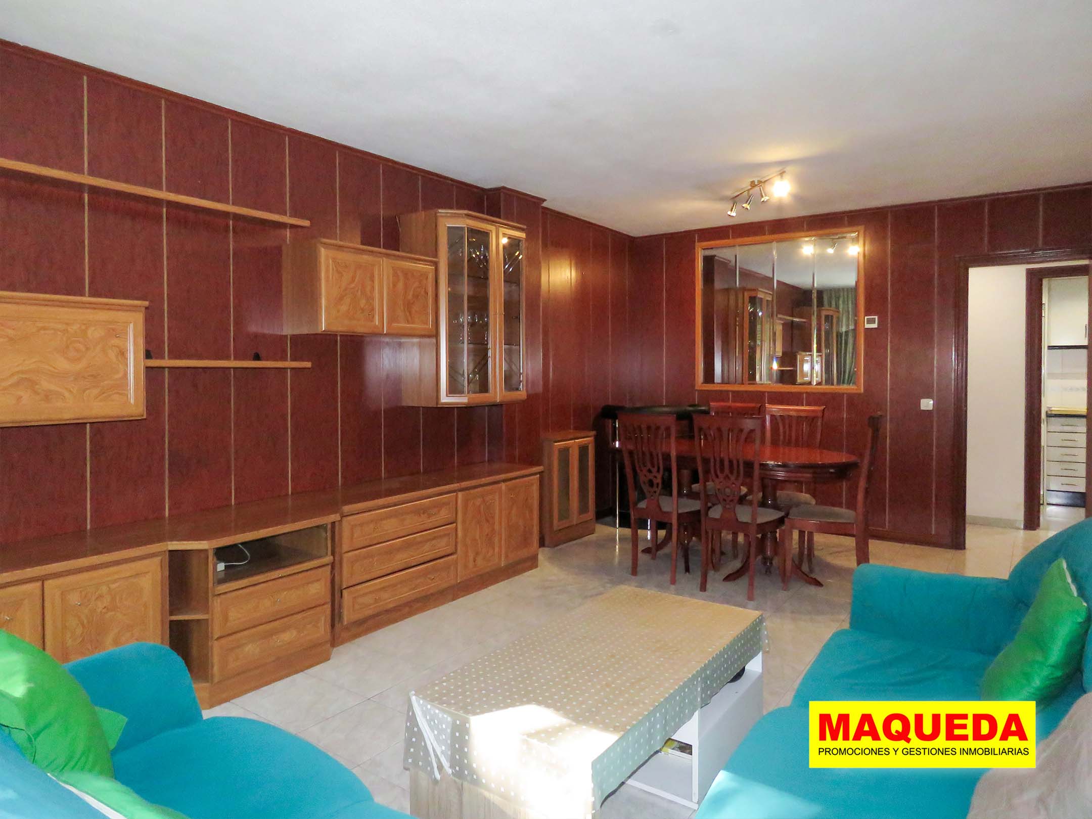 Salón del piso en venta en Los Rosales - El Espinillo, Villaverde