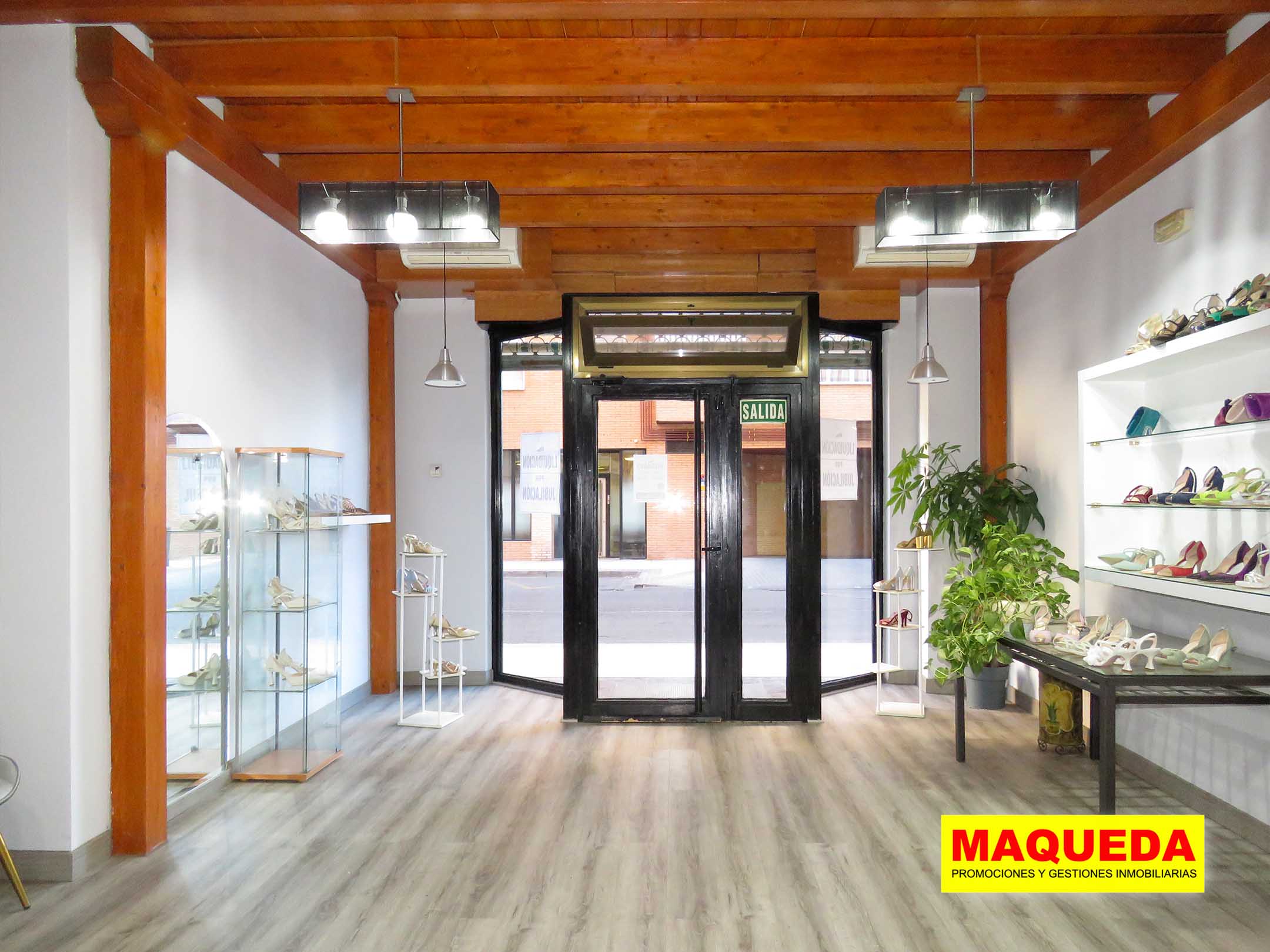 Entrada del local comercial en alquiler en Las Retamas, Alcorcón