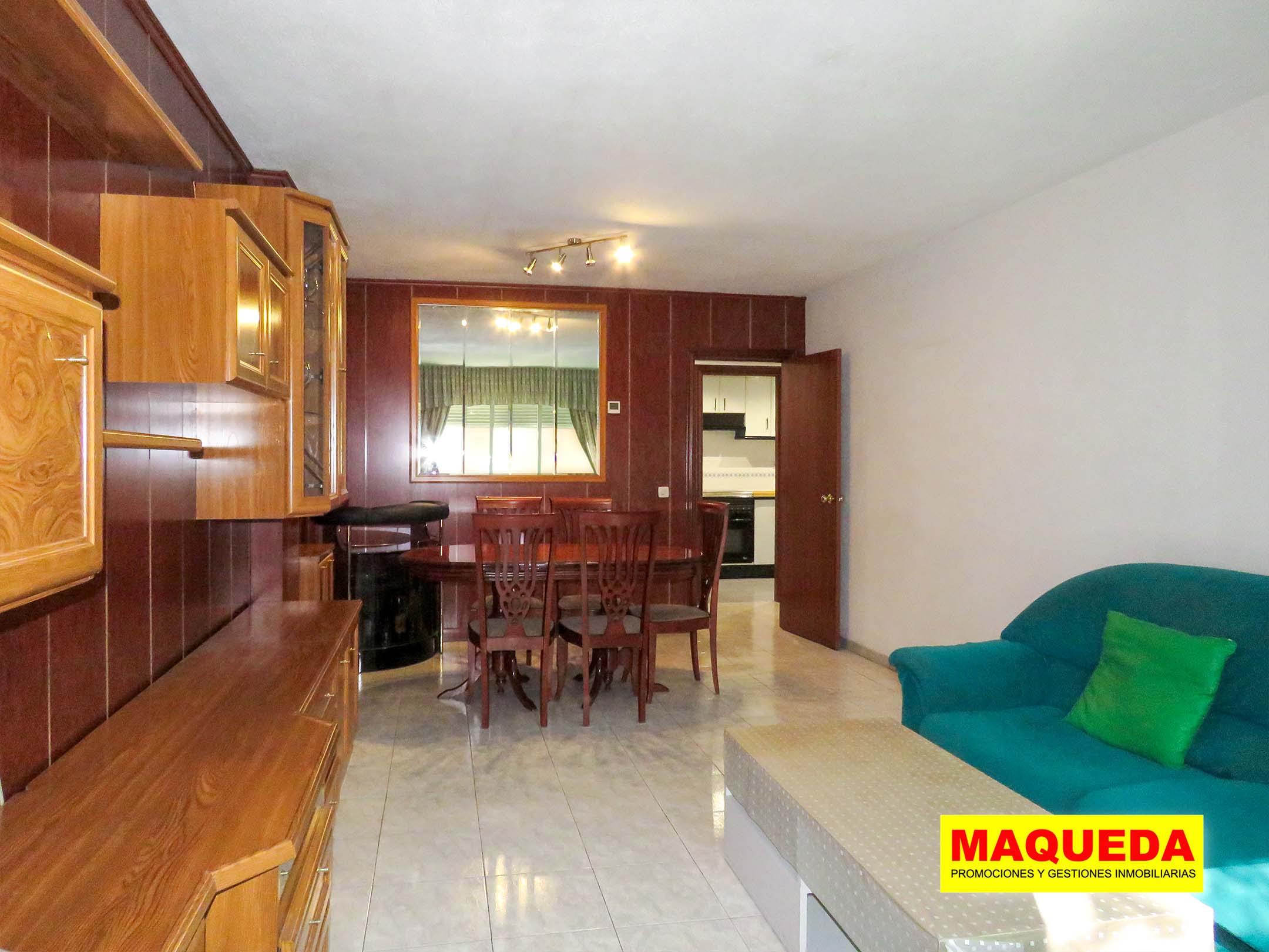 Salón del piso en venta en Los Rosales - El Espinillo, Villaverde