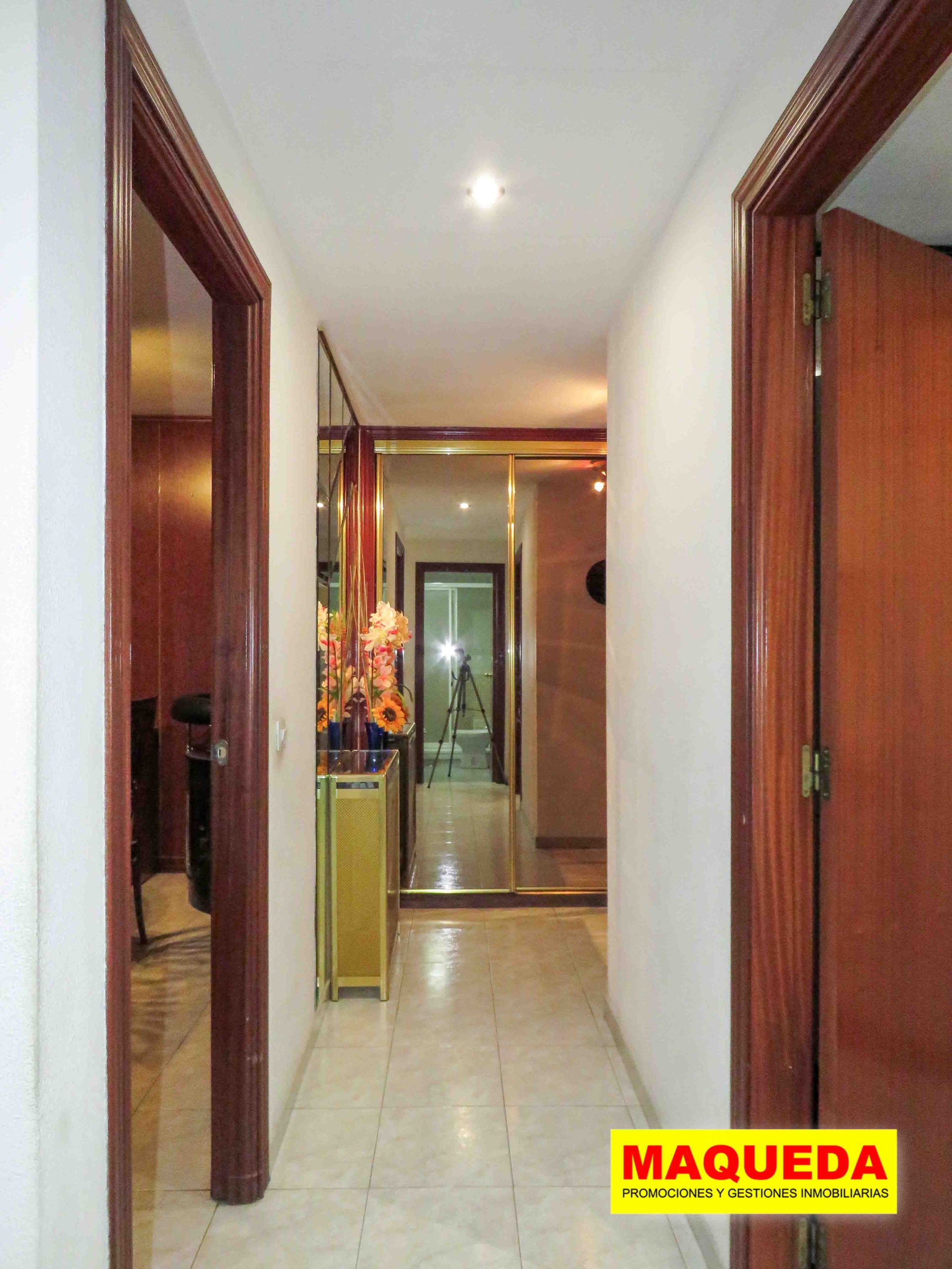 Pasillo del piso en venta en Los Rosales - El Espinillo, Villaverde